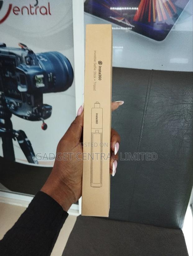 Insta360 Invisible Selfie Stick and Tripod - thumbnail 2