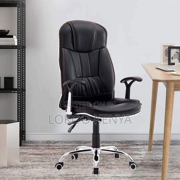Office Chair: Executive Leather Office Seat - thumbnail 3