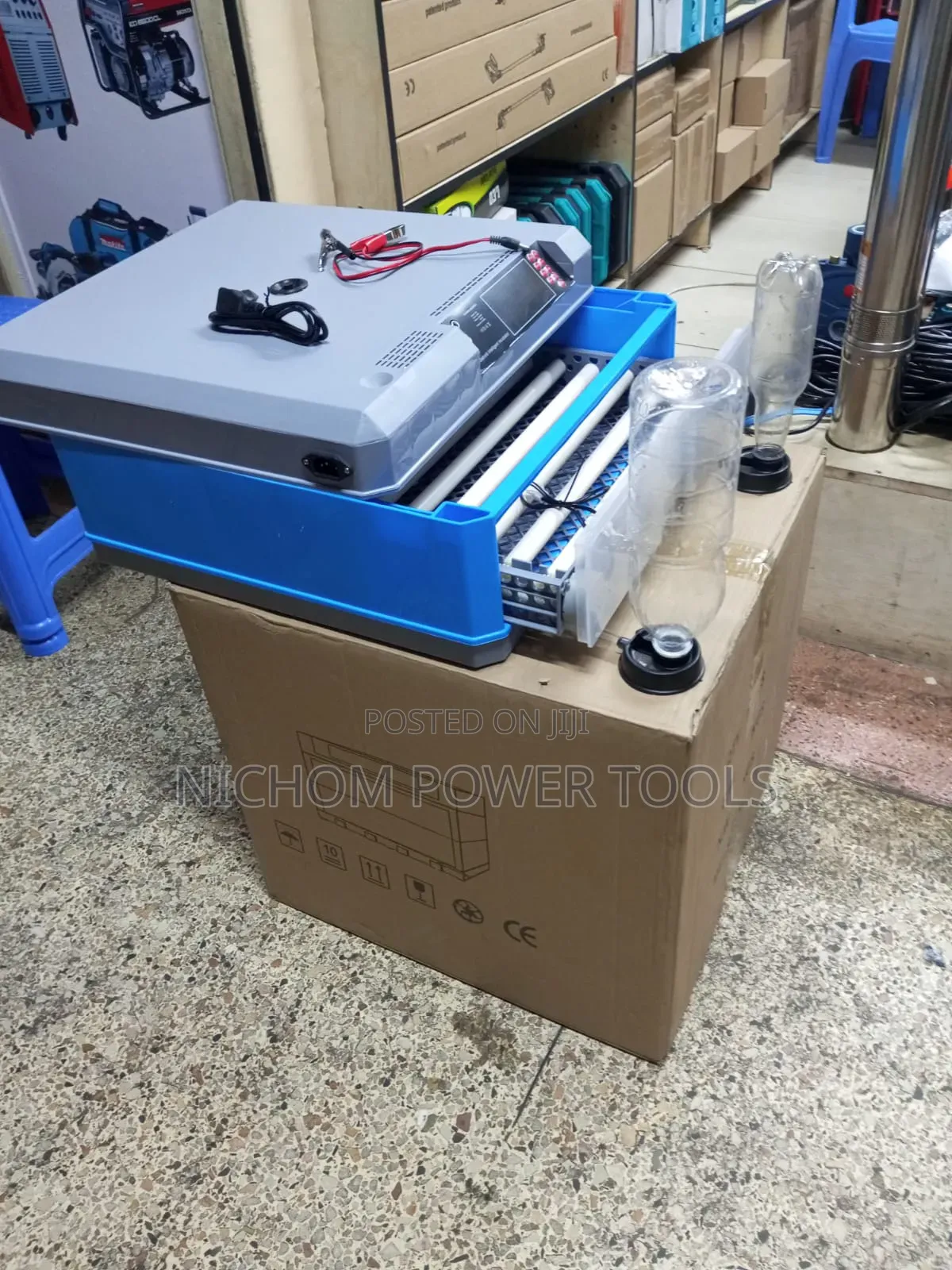 68eggs Automatic Incubator With 
Outer Water Bottle System