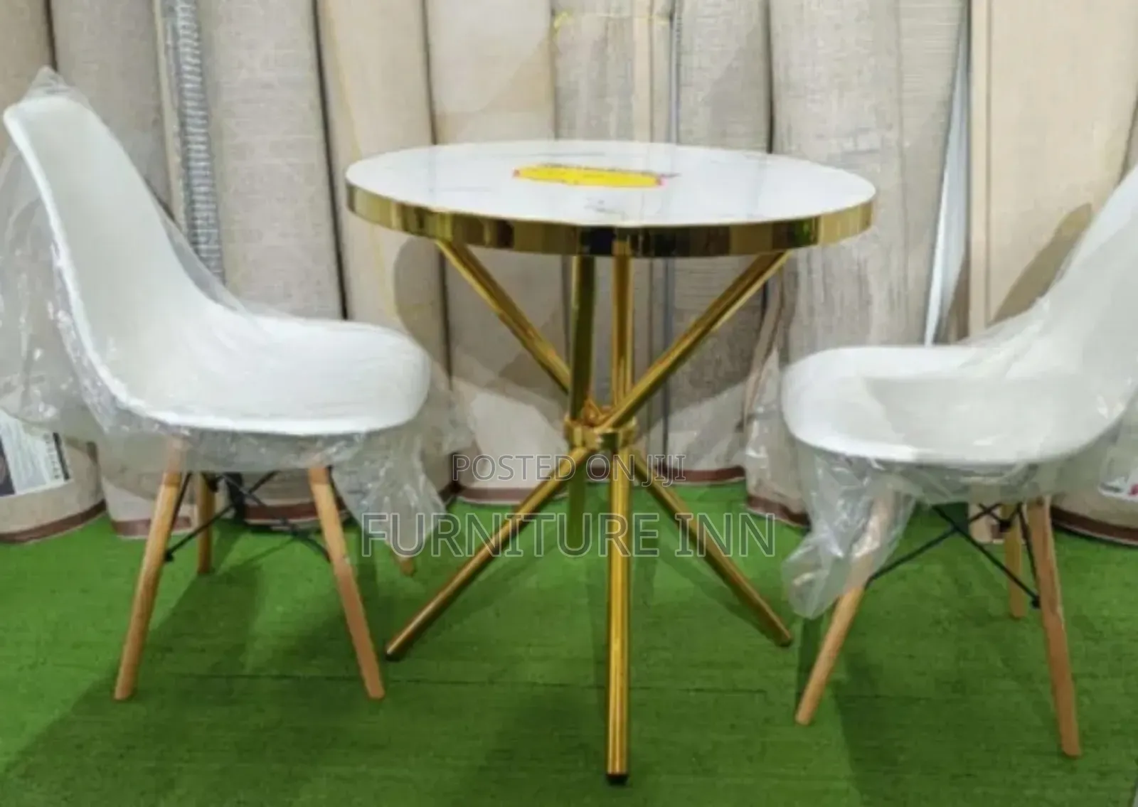 Classy Eames Chairs and Table
