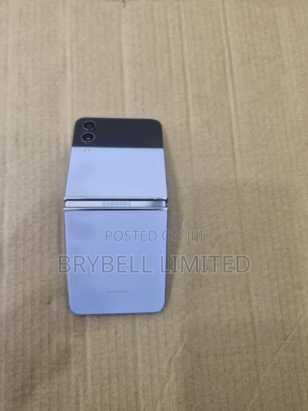 Samsung Galaxy Z Flip4 256 GB Purple - main view