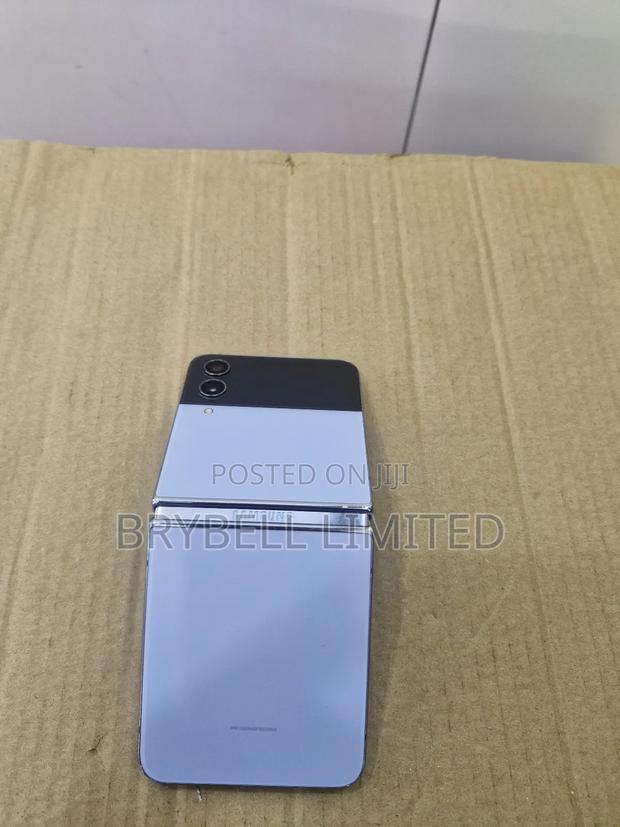 Samsung Galaxy Z Flip4 256 GB Purple - thumbnail 5