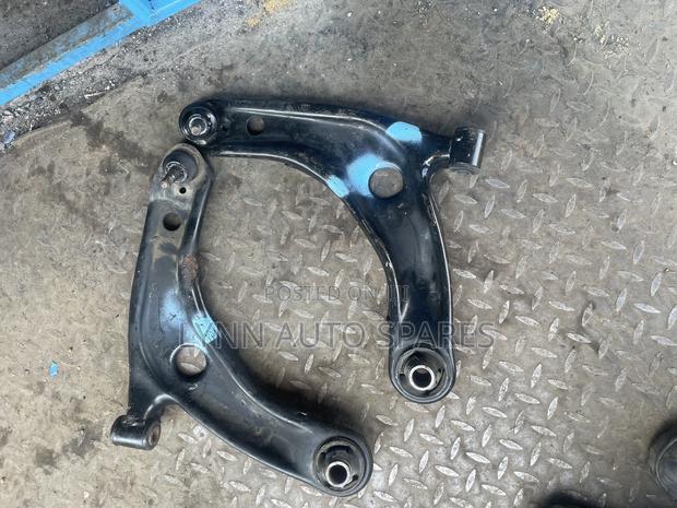 Control Arm Toyota Belta