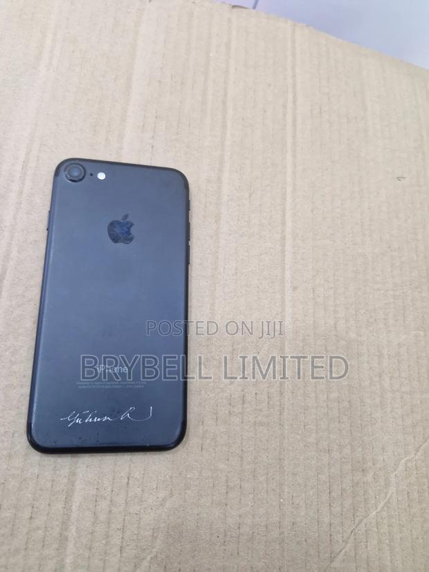 Apple iPhone 7 32 GB Black - thumbnail 3