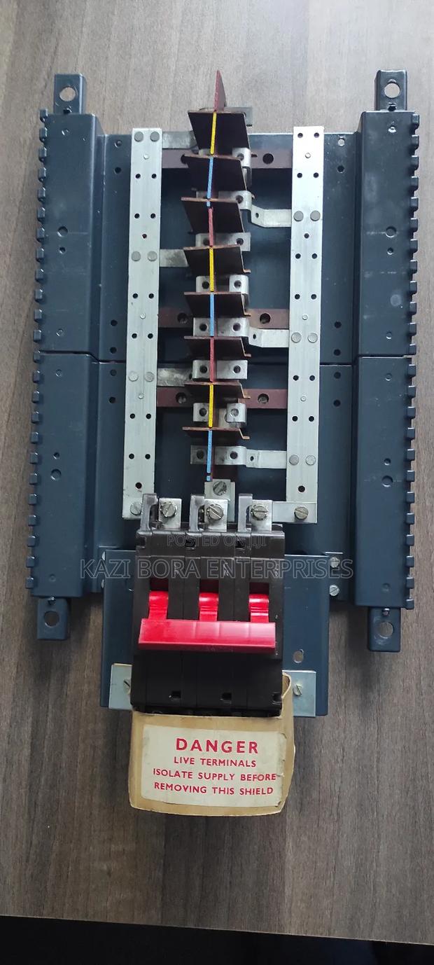 CRABTREE 6-Way Distribution Board
