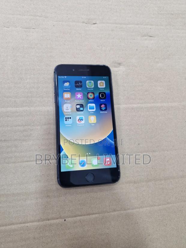 Apple iPhone 8 Plus 64 GB Black - thumbnail 4