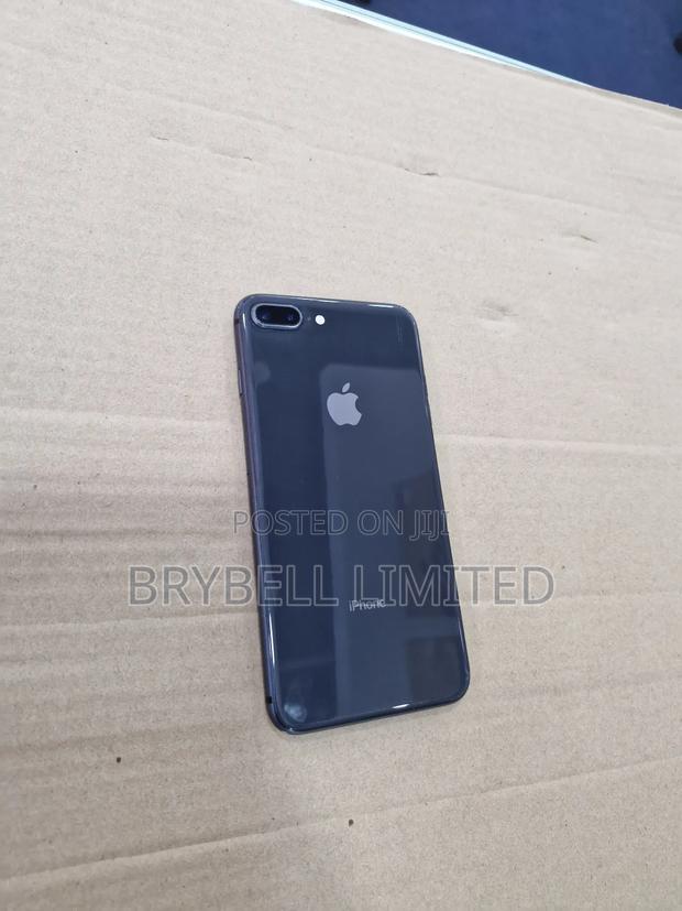Apple iPhone 8 Plus 64 GB Black - thumbnail 2