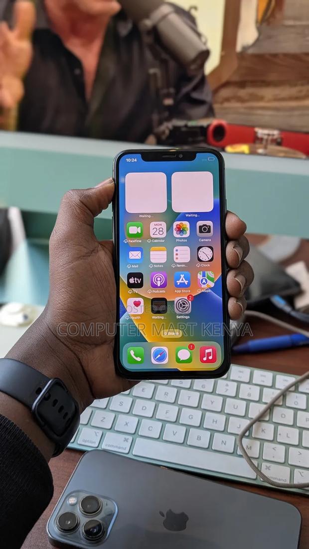 Apple iPhone X 64 GB Black - thumbnail 6