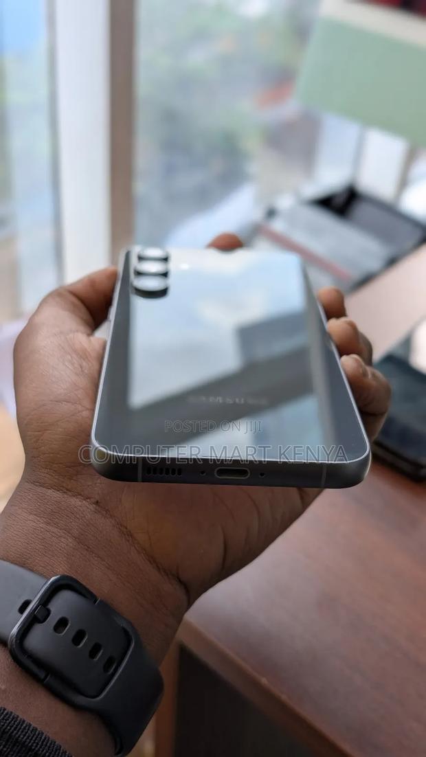 Samsung Galaxy S23 FE 256 GB Black - thumbnail 3