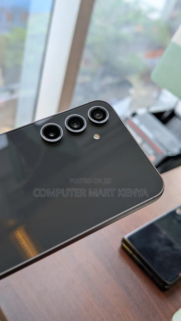 Samsung Galaxy S23 FE 256 GB Black - thumbnail 4