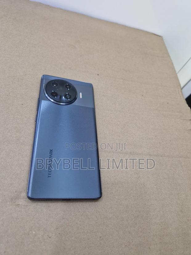 Tecno Spark 20 Pro Plus 256 GB Gray - main view
