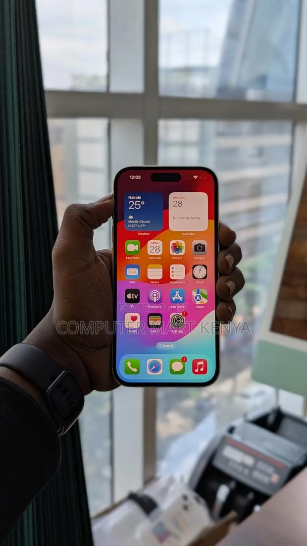 Apple iPhone 15 128 GB Yellow - thumbnail 6