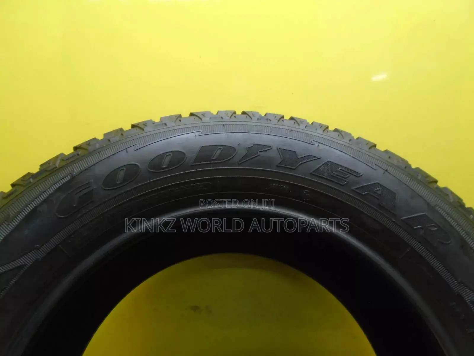 Goodyear Wrangler All-Terrain Adventure 255/65/19 114 H Tire