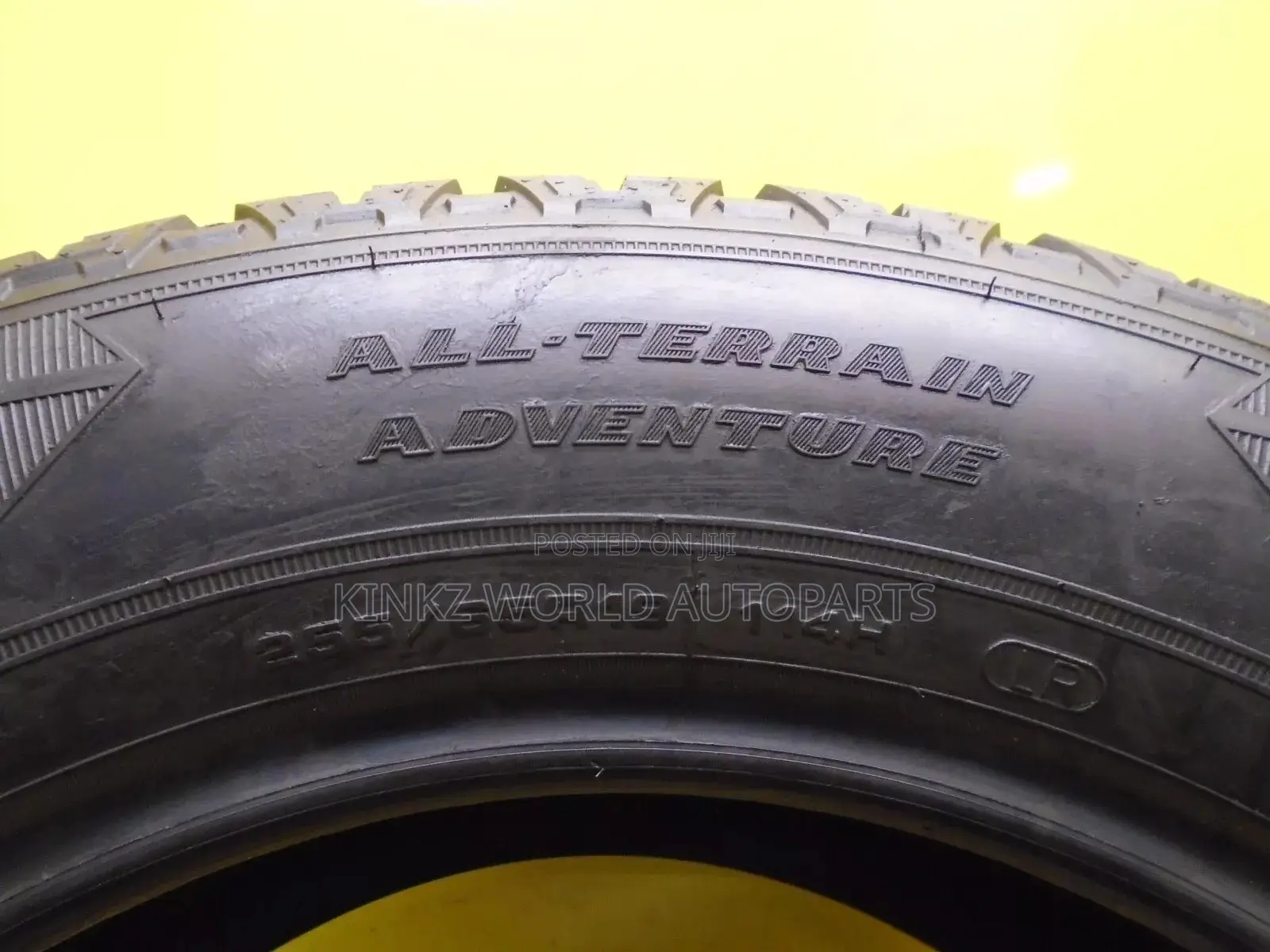 Goodyear Wrangler All-Terrain Adventure 255/65/19 114 H Tire