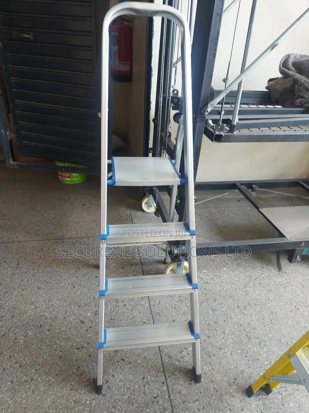4 Steps Foldable Aluminum Step Ladder