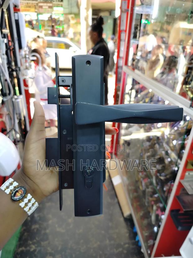 Unique Design Union Lock - main view