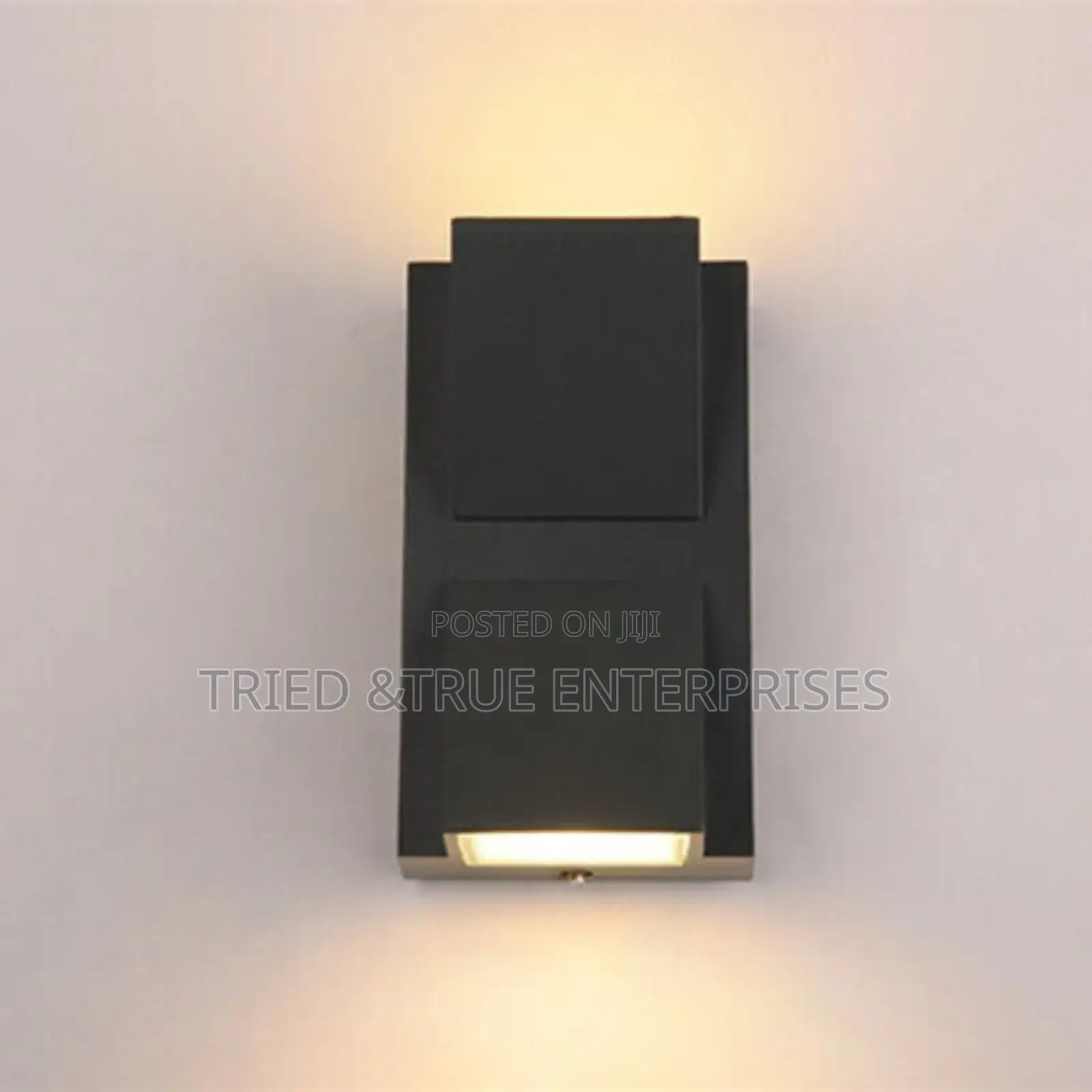 Modern Black Outdoor Wall Bracket Light Ytr4