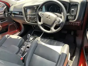 Mitsubishi Outlander 2.0 PHEV AWD 2018 Red