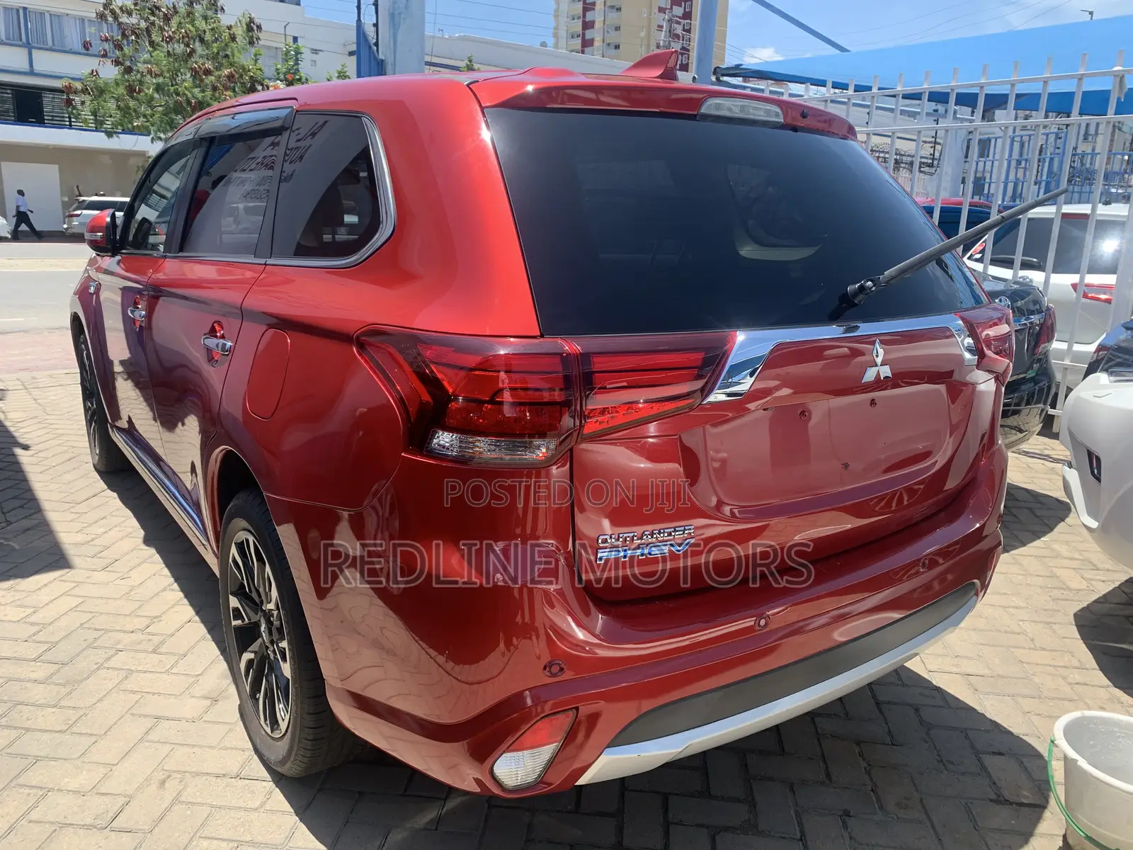 Mitsubishi Outlander 2.0 PHEV AWD 2018 Red