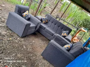 Sofa Set Available for Sale