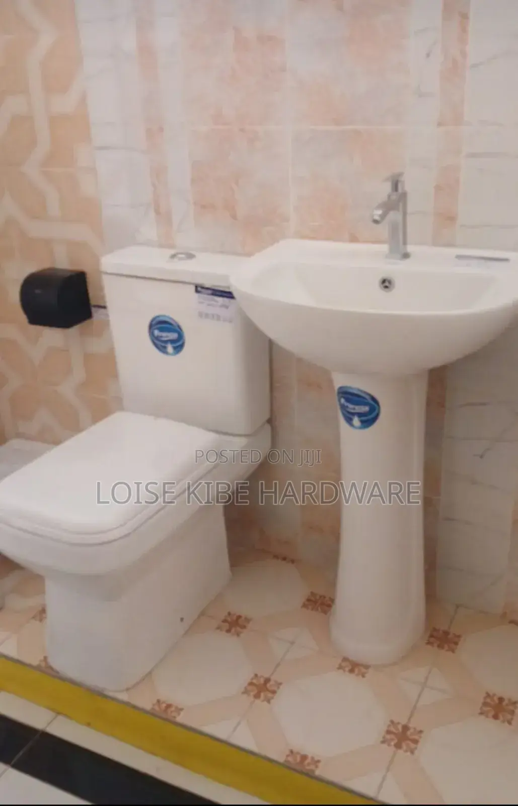 Fracia Toilet Available