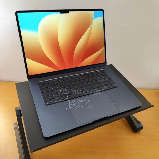 Laptop Apple MacBook Air 2024 M3 15-Inch 8GB Apple M3 SSD 256GB
