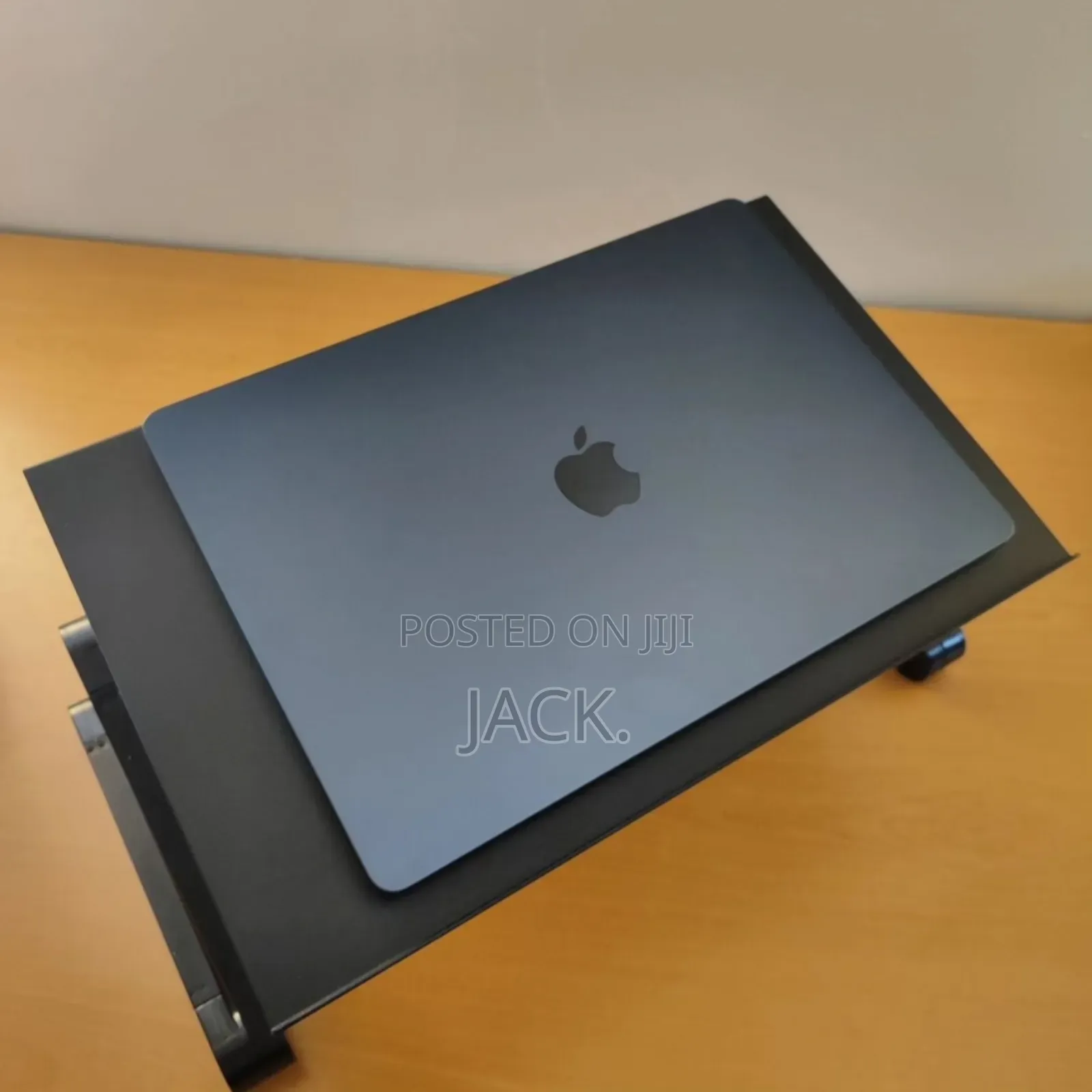 Laptop Apple MacBook Air 2024 M3 15-Inch 8GB Apple M3 SSD 256GB