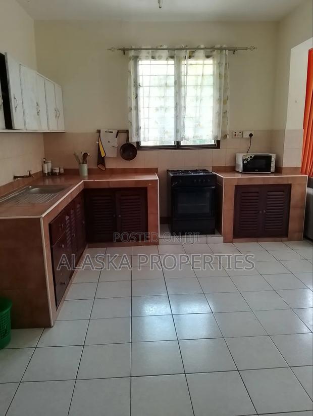 Furnished 2bdrm Apartment in Nyali Estate for rent - thumbnail 5