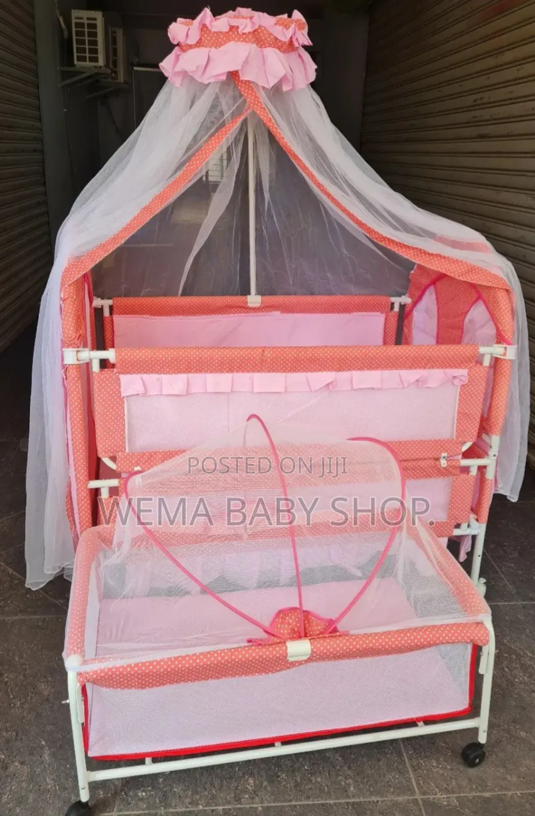 Wheeled Portable Baby Cot With Mosquito Net and Movable Nest