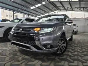 Mitsubishi Outlander 2.4 PHEV AWD 2018 Silver