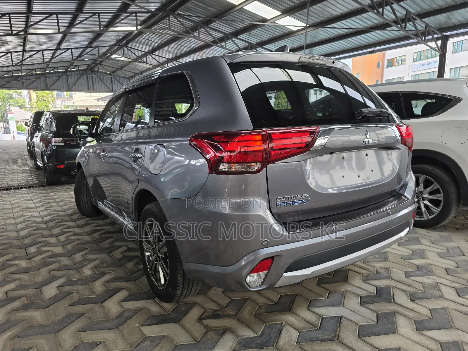 Mitsubishi Outlander 2.4 PHEV AWD 2018 Silver