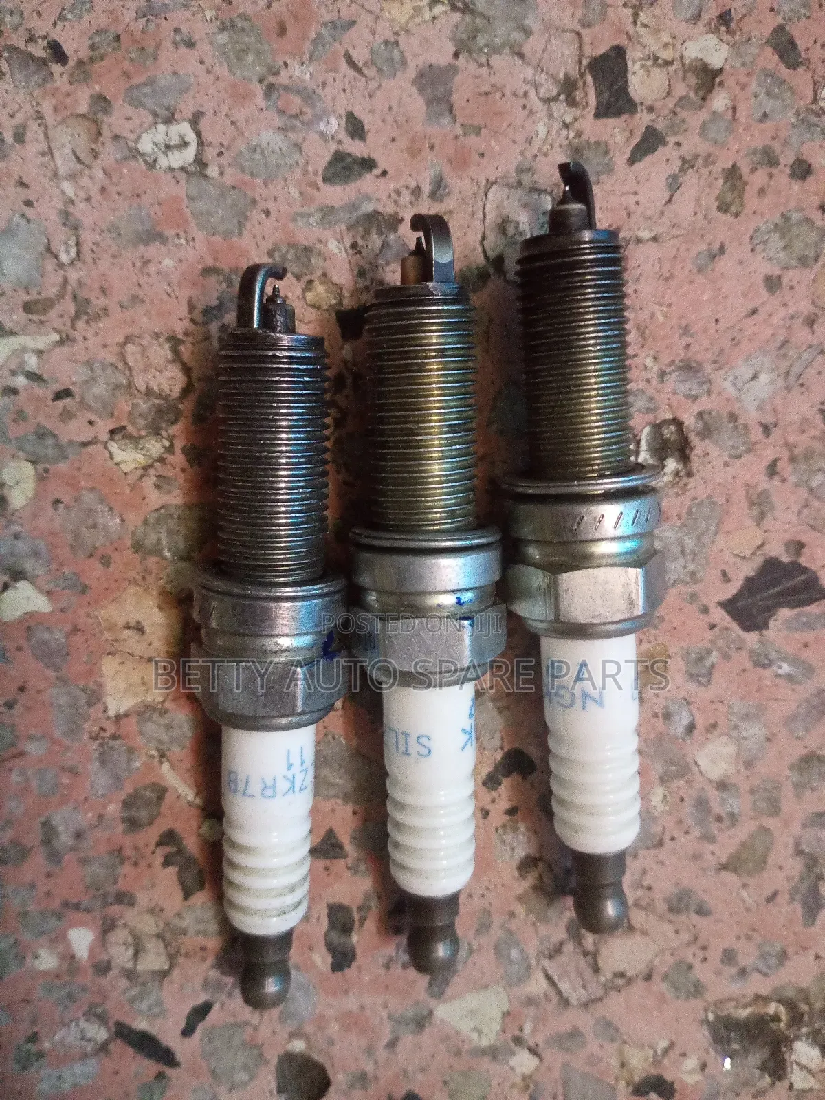Suzuki Alto Plugs