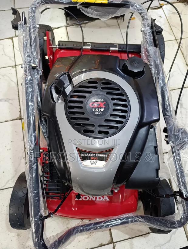 Self Propelled Honda Lawnmower 173CC - main view