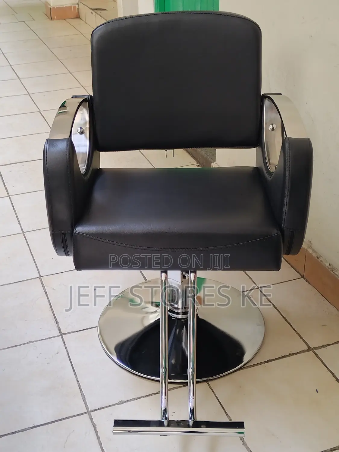 Unique Classic Styling Seat