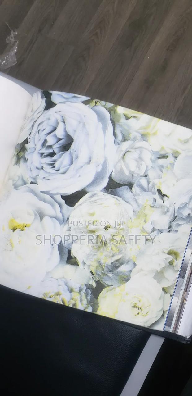 Floral Wallpapers Available