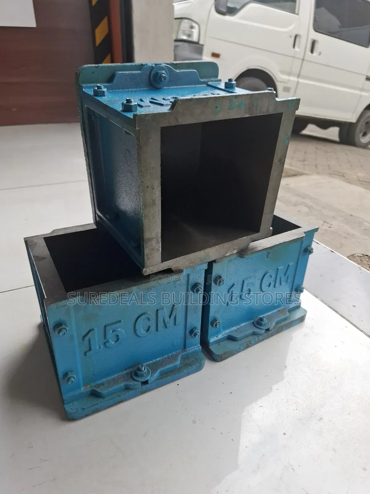 Concrete Cast Iron Cube Mouls.