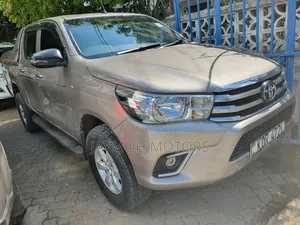 Toyota Hilux 2019 Silver