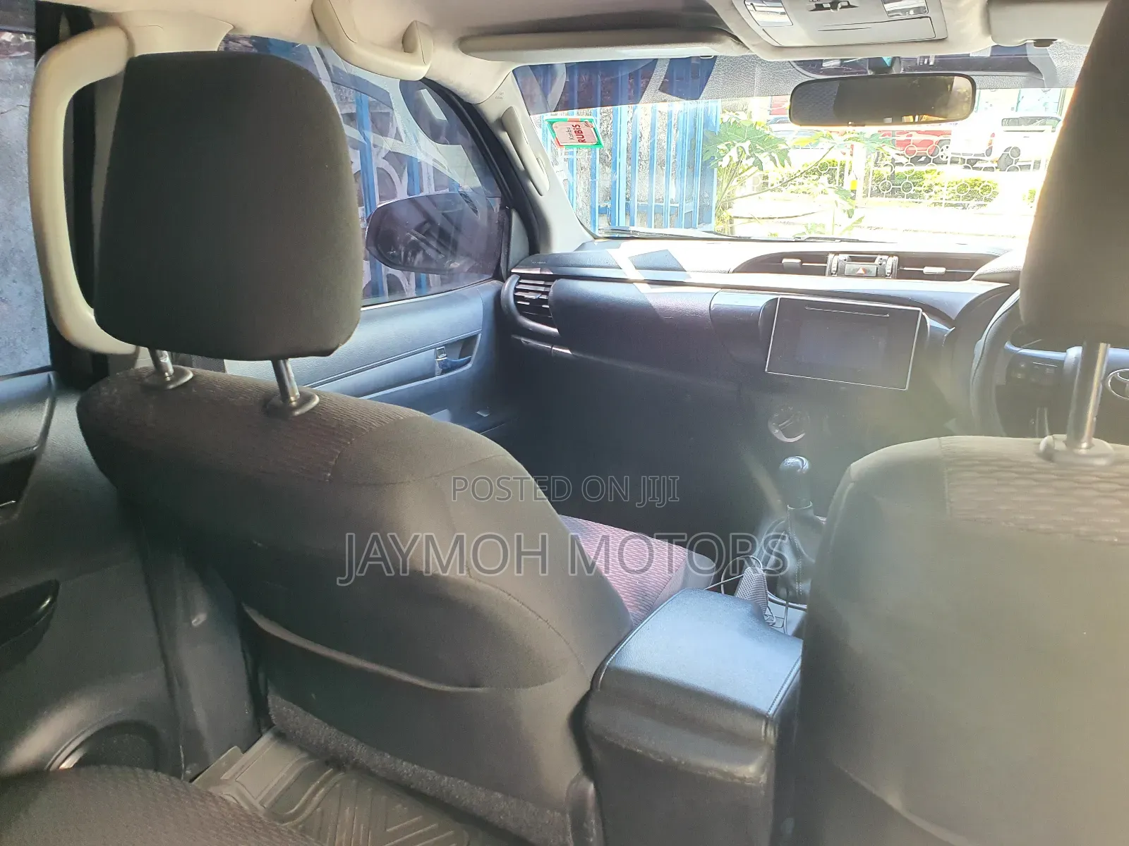 Toyota Hilux 2019 Silver