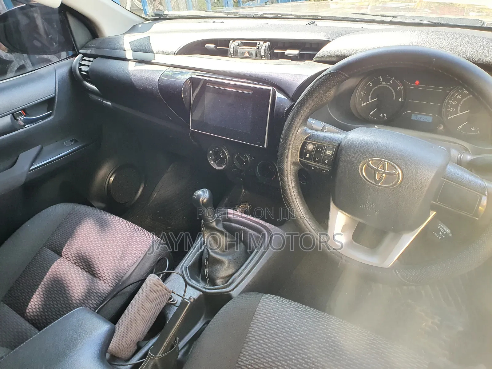 Toyota Hilux 2019 Silver