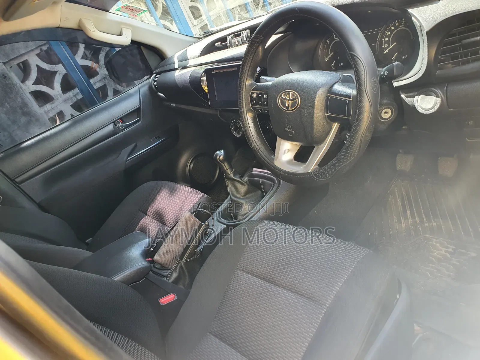 Toyota Hilux 2019 Silver