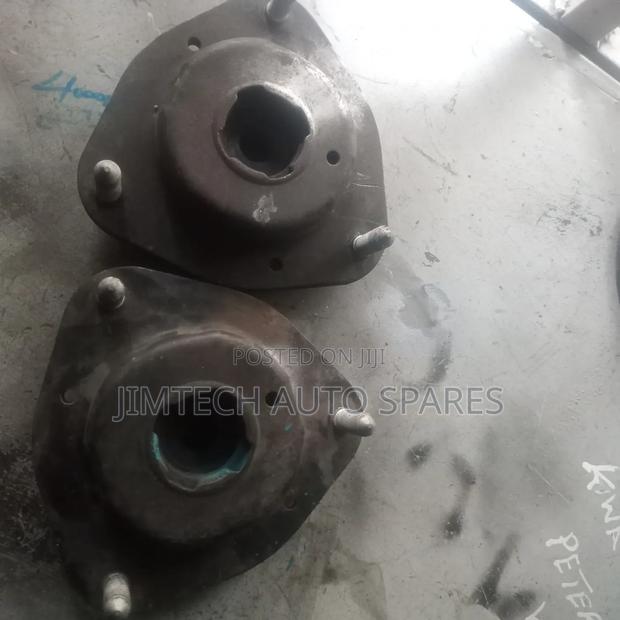 Toyota Noah Old Model Front Shock Mountain