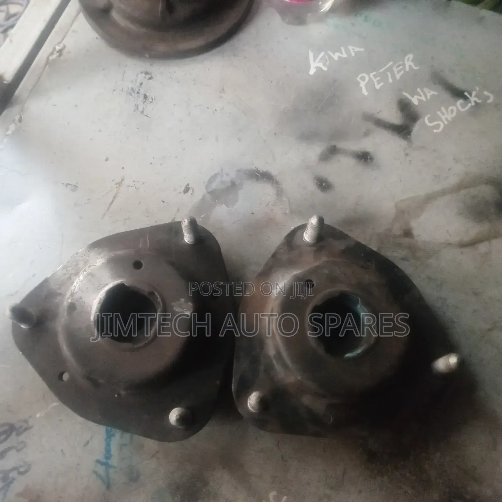 Toyota Noah Old Model Front Shock Mountain