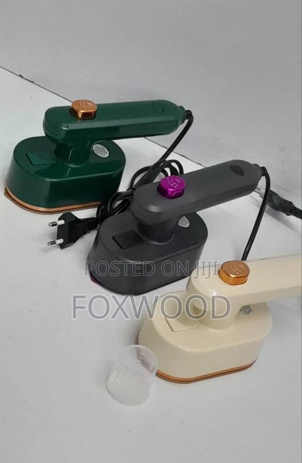 Mini Portable Steam Ironing Machine.