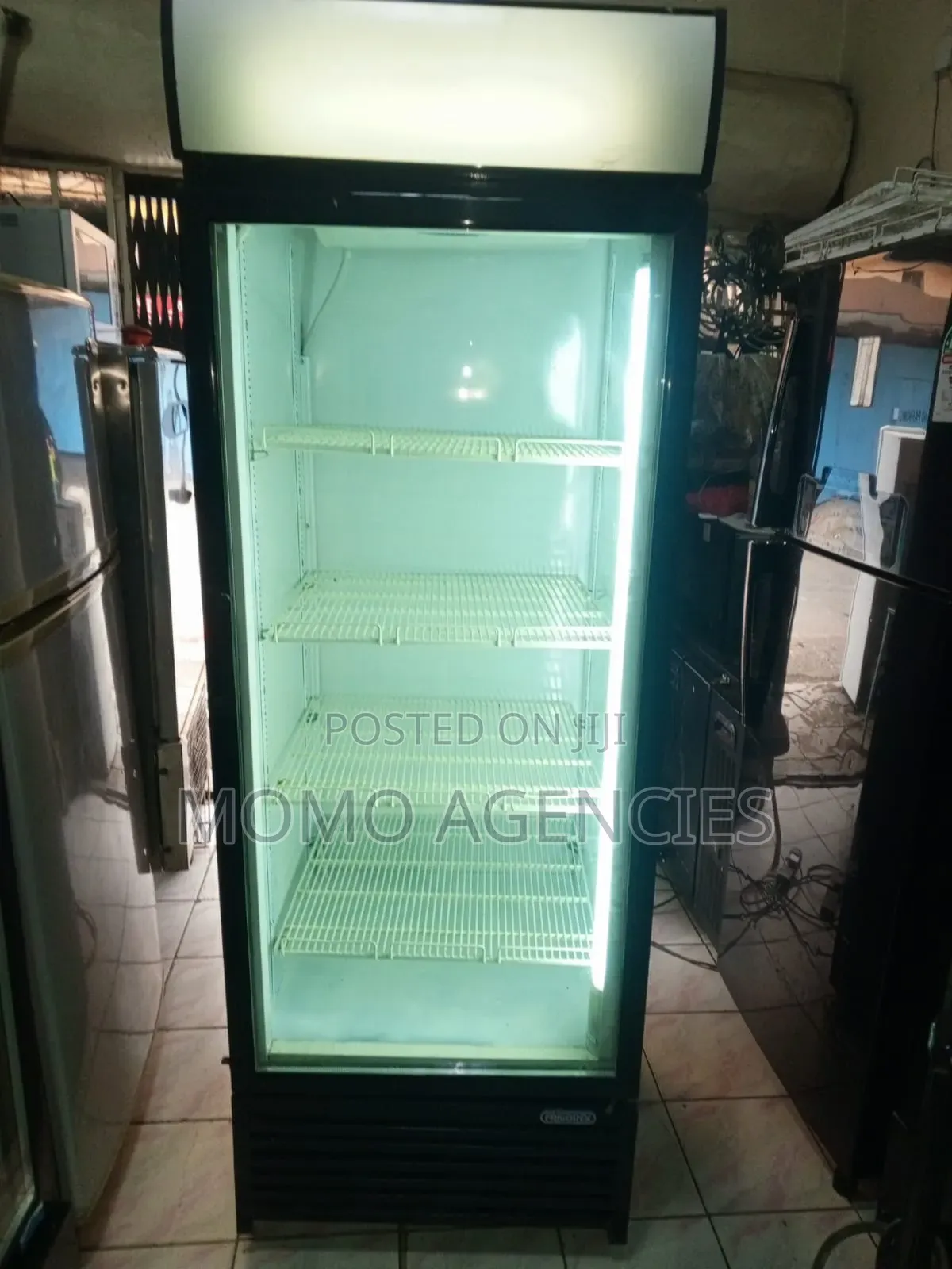 Showcase Fridge
