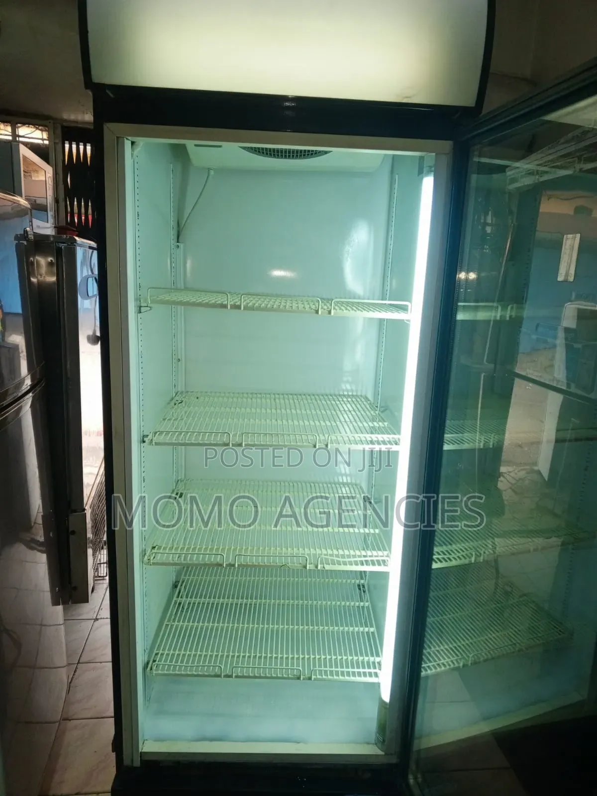 Showcase Fridge
