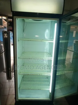 Showcase Fridge