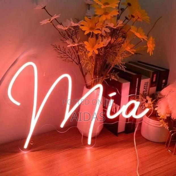Customizable Neon Light Up Name - main view