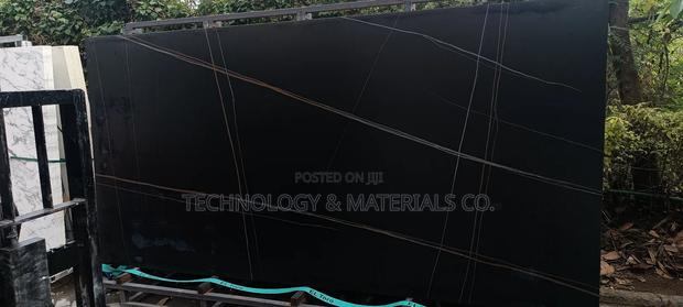 Black Gold Veins Kitchen Top - thumbnail 4