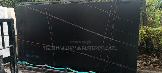 Black Gold Veins Kitchen Top - thumbnail 2