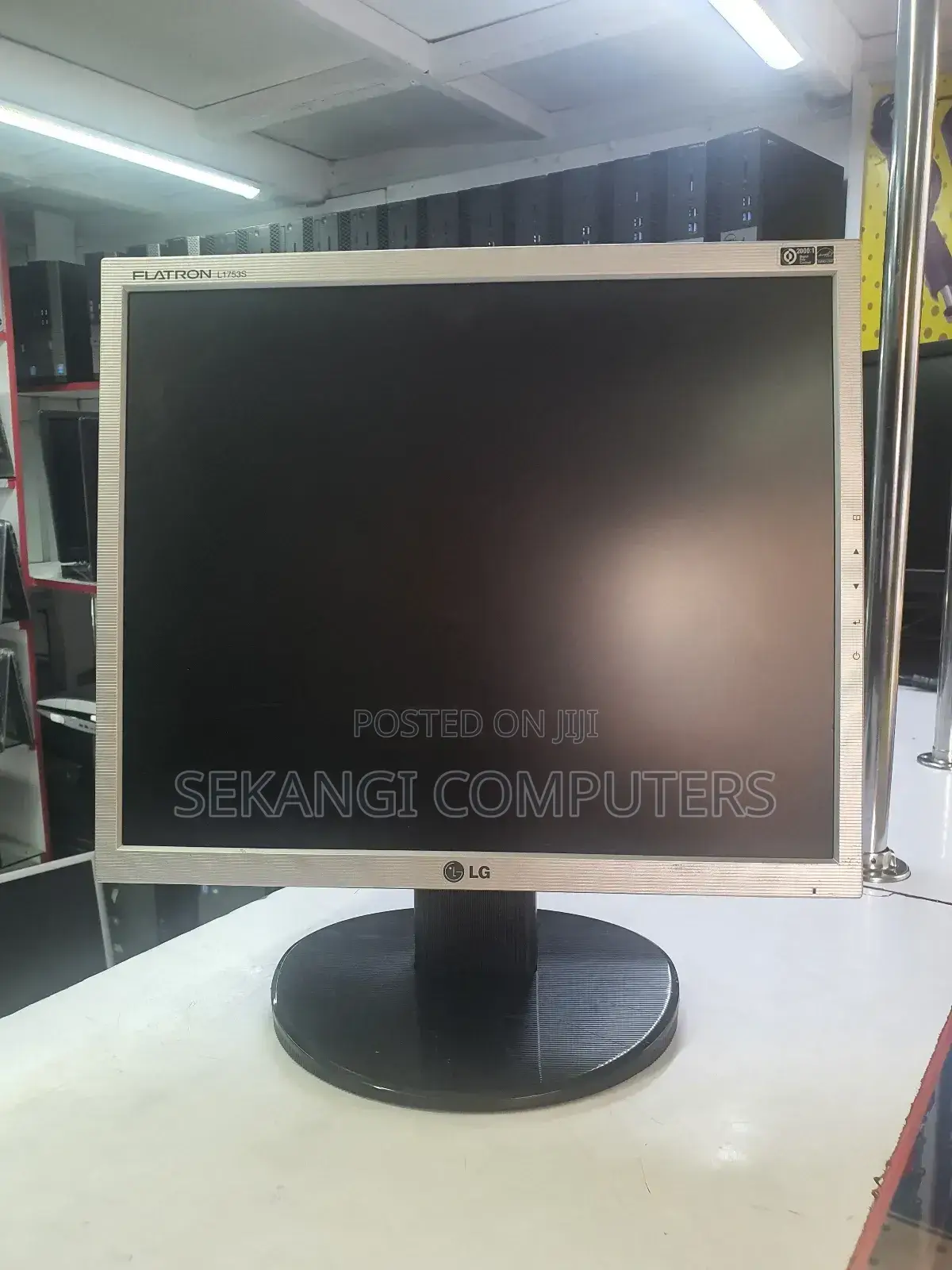 17 Inches Monitor
